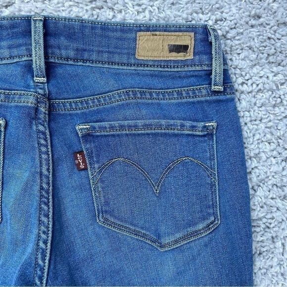 Levi's Jeans Womens 26 Mid Rise Straight Demi Curve Light Regular Wash Classic - Picture 3 of 4